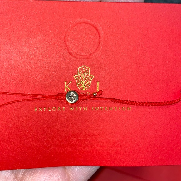 Grateful Soul - Red String Hamsa Charm Bracelet - Picture 5 of 5